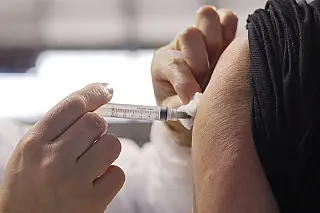 Alto Tietê recebe novo lote com 15.528 imunizantes da Pfizer para segunda dose de pessoas de 50 a 59 anos