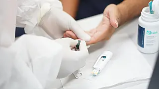 Secretaria de Saúde realiza testes rápidos de Covid-19 em Itaquá