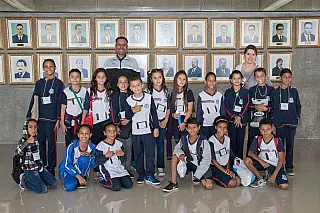 Exposição da Câmara de Suzano recebe 1ª turma de estudantes após abertura oficial