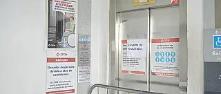 Elevador quebrado na estação de Suzano causa transtornos em passageiros