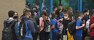 Pedestres são a favor das máscaras nas escolas