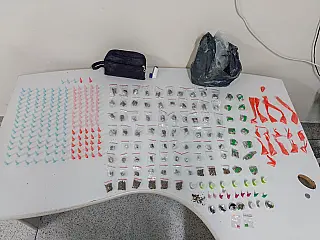 GCM apreende cerca de 400 invólucros de drogas em Poá