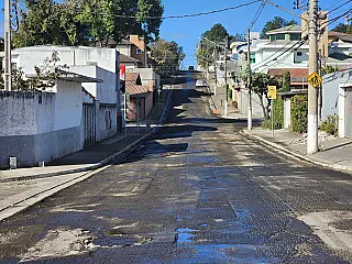 Rua Luiz Bianconi é preparada para receber novo asfalto