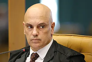 Presidente do TSE faz balanço sobre manhã de votação