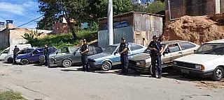 GCM de Itaquá fecha desmanche clandestino e encontra 8 veículos furtados