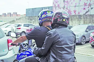 'Estava com medo, mas a viagem foi tranquila', afirma repórter após testar mototáxi