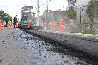 Obras de pavimentação avançam em Suzano