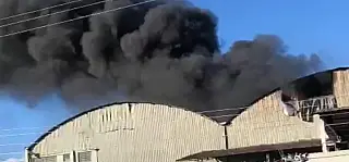 Incêndio atinge galpão em Itaquá