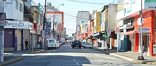 Semana inicia com lojas fechadas em Suzano; paralisação é de 70% a 80%