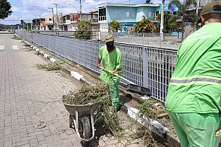 Ações de zeladoria seguem pelo Parque Maria Helena neste final de semana
