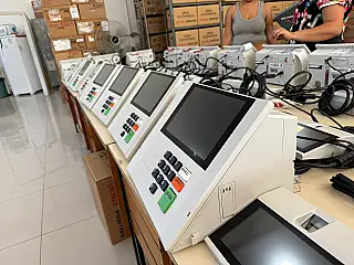 A 13 dias da eleição, apoios de prefeitos são reforçados