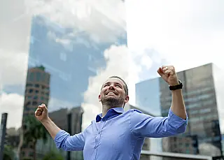 Pesquisa aponta que 71% dos brasileiros apoiam serviços gratuitos de saúde mental no trabalho