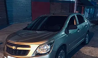 Criminosos agridem motorista durante assalto; três adolescentes são detidos