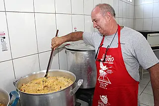 Associação promove ação solidária de Natal em César de Souza