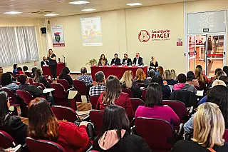 Cerca de 300 pessoas participam de seminário sobre práticas de educação inclusiva