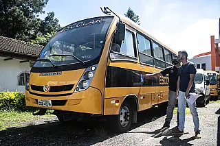 Ônibus escolares passam por vistoria em Ferraz