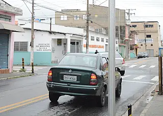 Comerciantes de Itaquá têm dor de cabeça com sinalização de trânsito
