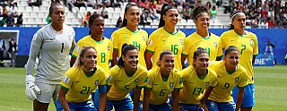 Brasil encara a Itália e busca classificação para as oitavas na Copa