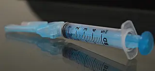 Drogarias reforçam estoque de agulhas e seringas após maior procura