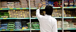 Preço da cesta básica cai em 15 capitais