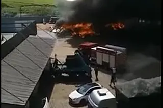 Incêndio atinge galpão em Itaquá; ninguém ficou ferido