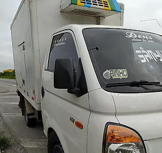 Polícia apreende caminhão irregular com 1,2 mil folhas de licenciamentos em branco