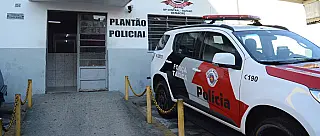 Companheira esfaqueia agente penitenciário na Vila Figueira