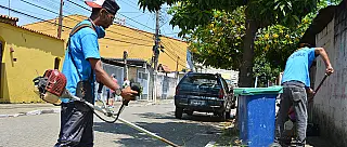 Prefeitura de Poá realiza mutirão de limpeza em Calmon Viana