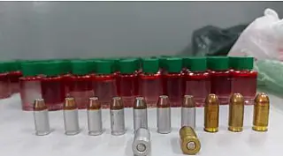 Polícia encontra munições e drogas em barraco durante fiscalização da Prefeitura no Miguel Badra