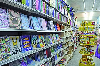 Papelarias de Suzano lamentam dificuldades para vender material escolar sem retorno das aulas por conta da pandemia