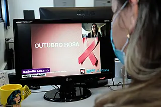 Curso de Promotoras Legais inicia mês com aula sobre câncer de mama