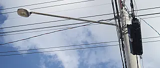 Moradores do Parque Suzano reclamam de lâmpadas queimadas em rua