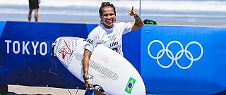 Silvana, Medina e Ítalo avançam às quartas de final do surfe em Tóquio