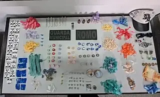 GCM de Suzano prende suspeito de tráfico e localiza 527 porções de drogas