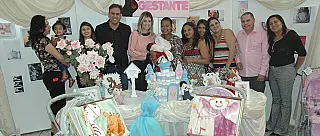 Mães da Vila Jaú recebem kit com carrinho de bebê do Projeto Gestante