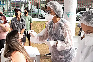 Tenda da vacinação realizou 3.285 testes em Ferraz