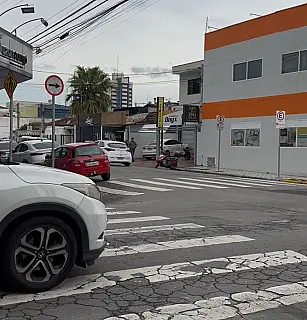 Com dois acidentes em uma semana, cruzamento na Benjamin preocupa