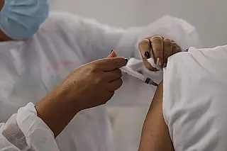 Governo de São Paulo começa a vacinar idosos de 68 anos em abril