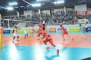 Suzano Vôlei bate Uberlândia/Praia Clube/Sada em Araguari