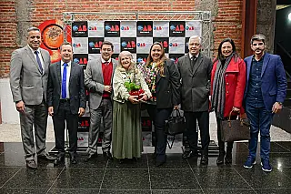 Prefeitura prestigia entrega de carteiras a novos advogados