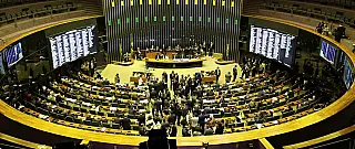 Com 379 votos, Câmara aprova texto-base da reforma da Previdência
