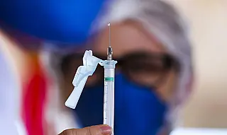 Projeto de voluntários informa disponibilidade de vacinas no País