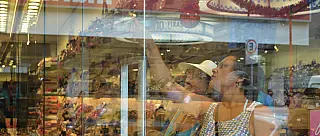 Compras de última hora para o Natal movimentam comércio de Suzano