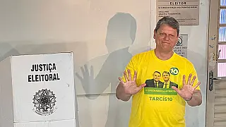 “Sensação de ter feito o melhor nessa caminhada”, diz Tarcísio após votar em São José dos Campos