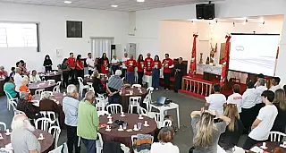 Coroa do Divino reúne os devotos neste sábado na Pró-Divino
