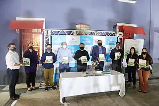 Lançamento de obra literária com coautoria de 350 alunos da rede municipal é transmitido pela Internet