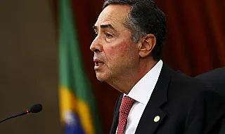 Presidente do TSE defende sistema eleitoral e rebate Bolsonaro