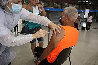 Idosos de 75 e 76 anos serão vacinados na próxima terça-feira