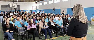 Fundo Social recebe mais de mil peças de roupa da Guarda Mirim
