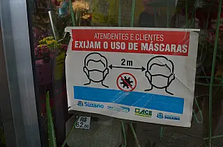 Comerciantes mantêm obrigatoriedade do uso de máscara dentro das lojas